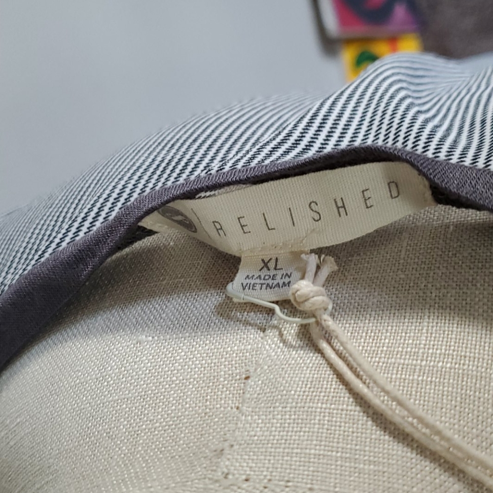 RELISHED Gray Color Block Sleeveless Top - Picture 9 of 10